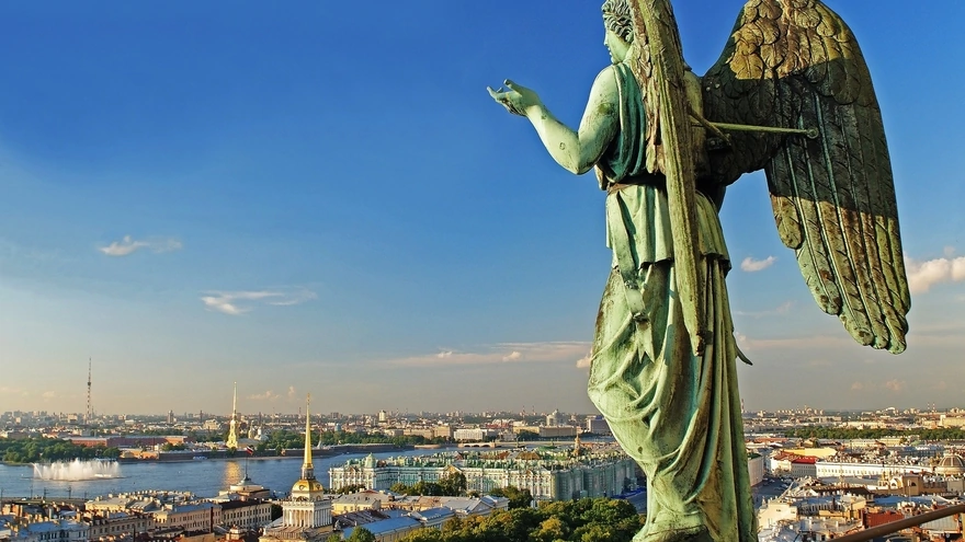 Статуя ангела в городе Санкт-Петербург