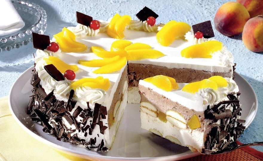Image: Cake, sweet, chocolate chip, chocolate, berries, fruit, sponge cake, cream