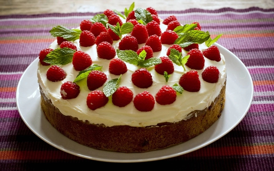 Sweet cake with raspberries