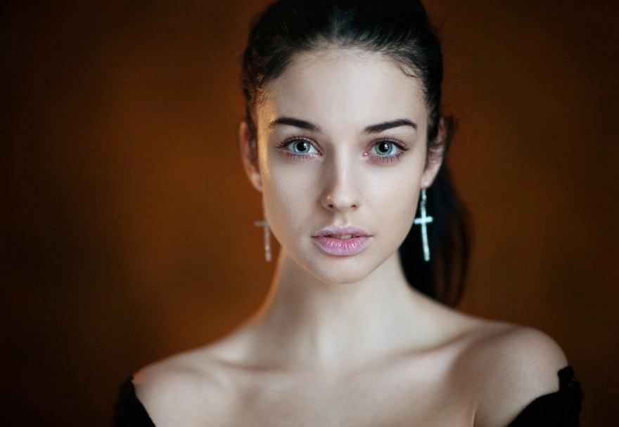Image: Alla Berger, model, face, makeup, neck, shoulders, sight, lips, earrings, brunette, beautiful