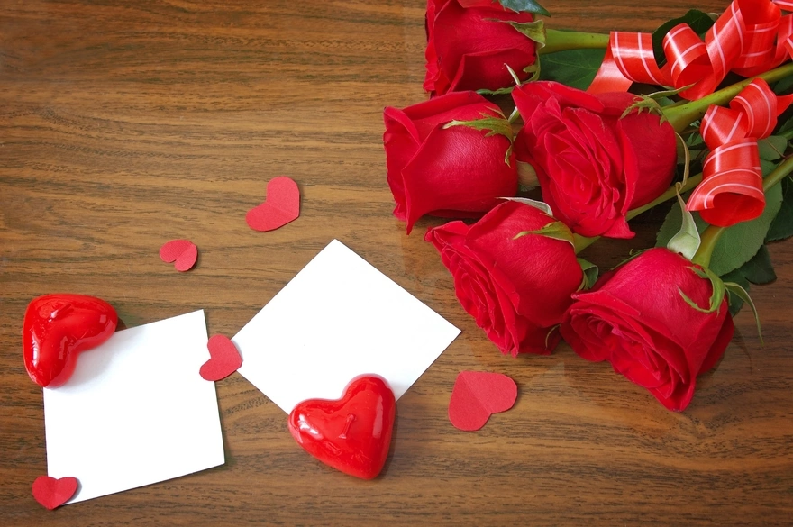 Картинка: Розы, красные, цветы, букет, сердечки, праздник, любовь, День влюблённых, 14 февраля