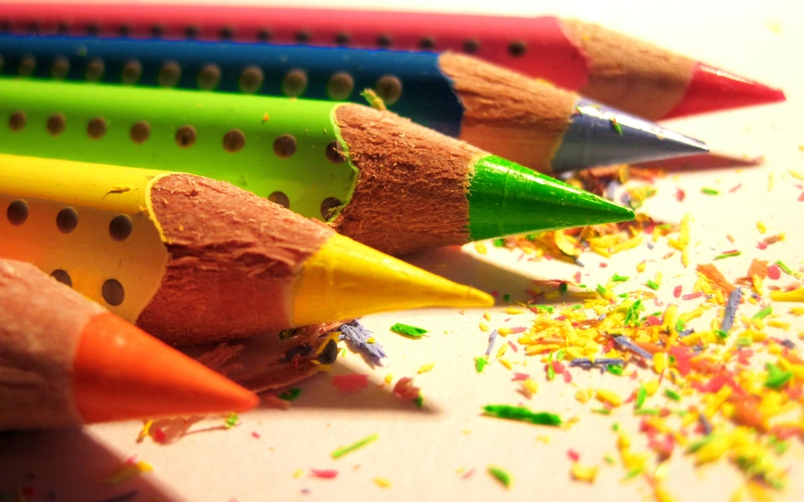 Набор заточенных цветных карандашей