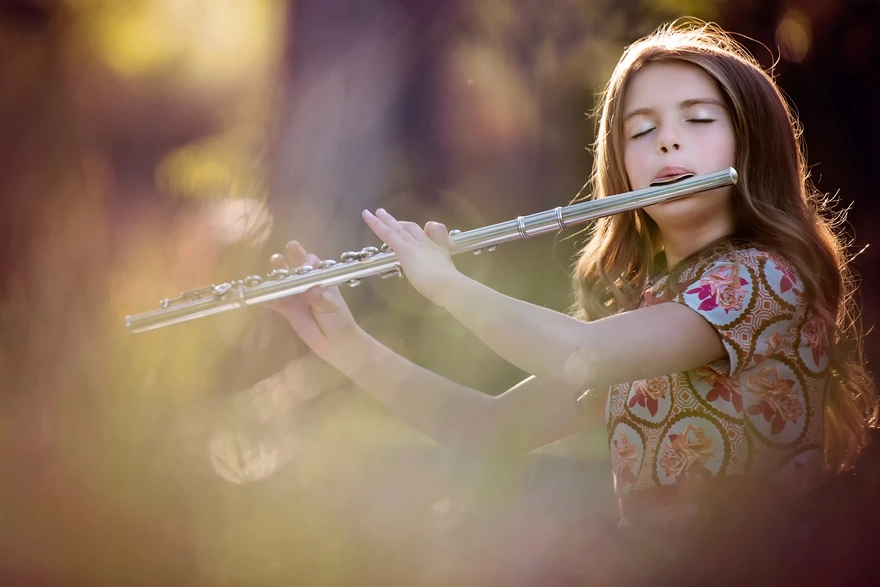 Картинка: Девочка, флейта, игра, мелодия