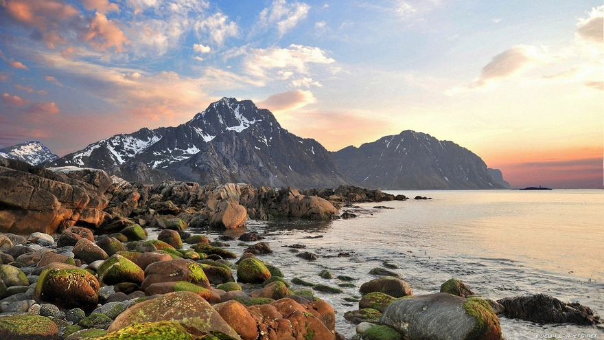 Горы, вода, небо, камни