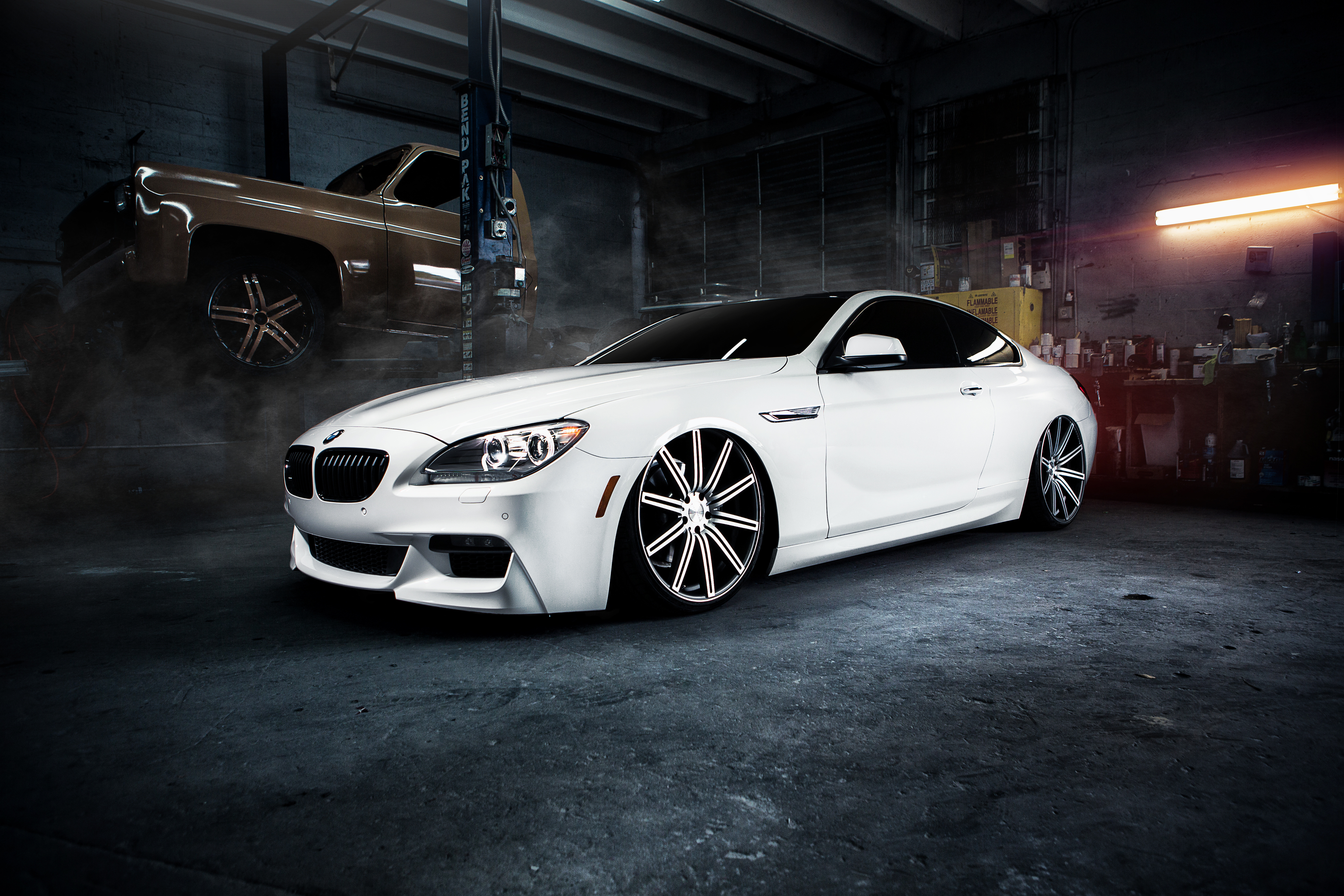 Image: BMW, m6, white, low profile, landing, garage, workshop