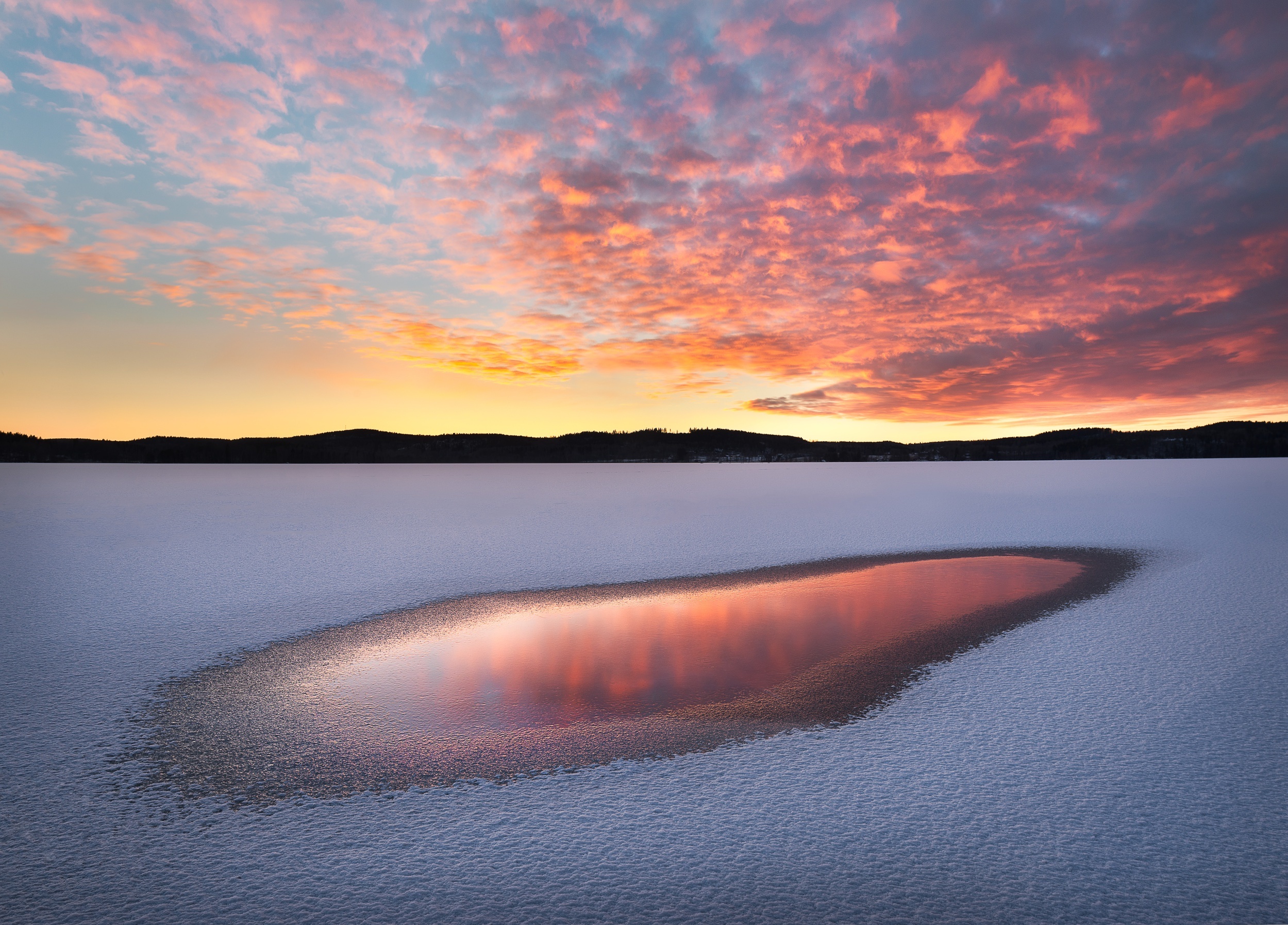 Image: Lake, snow, thawing, winter, sunset, evening, horizon, clouds, sky