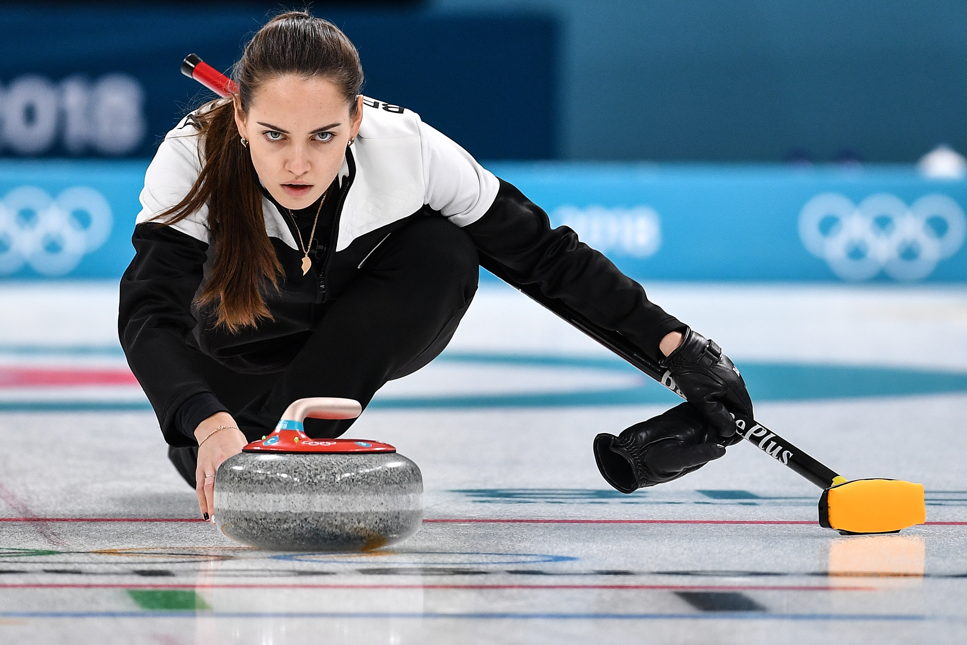 Image: Anastasia, Bryzgalova, Curling