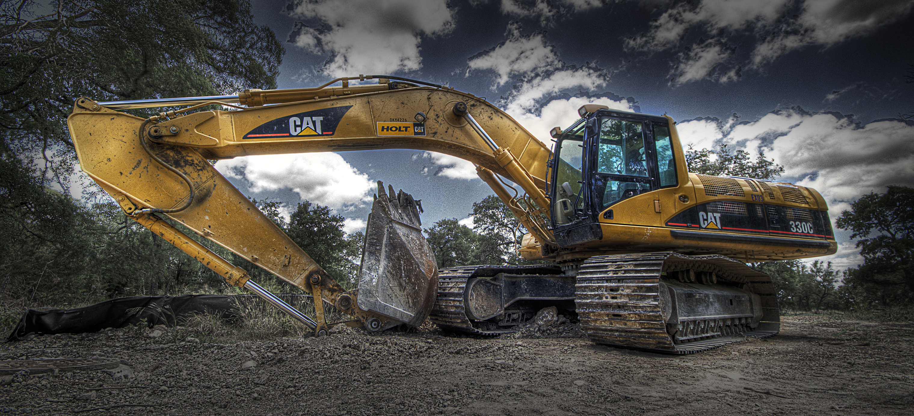 Image: Caterpillar 330C, excavator, caterpillar mover, bucket, earth