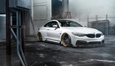 Картинка: Автомобиль BMW белого цвета