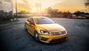 Картинка: Красивый золотой Volkswagen