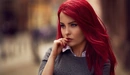 Картинка: Девушка с красными волосами