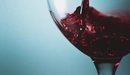 Картинка: Красное вино в бокал.