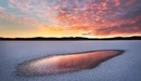 Картинка: Таяние снега на озере