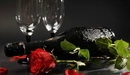 Картинка: Два бокала с розой и бутылкой шампанского
