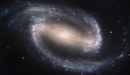 Картинка: Спиральная галактика с перемычкой