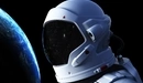 Картинка: Астронавт в открытом космосе далеко от дома.