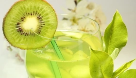 Картинка: Коктейль, киви, зелёный, напиток, бокал, соломка, листья