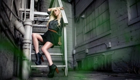 Картинка: Девушка, блондинка, сидит, лестница, ботинки, каблуки, платформа, позирует, переулок
