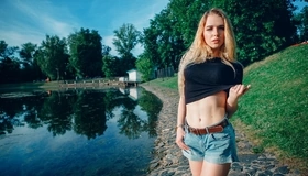 Картинка: девушка, блондинка, река, вода, набережная, лето