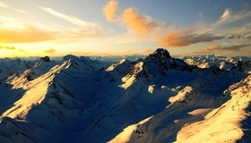 Картинка: Горы, снег, горизонт, небо, облака, солнечный свет