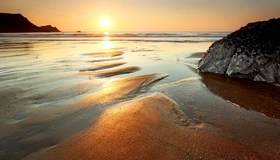 Картинка: Песок, пляж, море, вода, солнце, закат, горизонт, небо, скалы