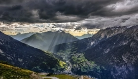 Картинка: Горы, пейзаж, долина, поселение, солнечный свет, облака