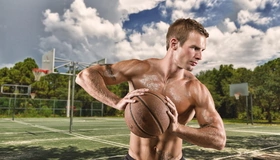 Картинка: Спортсмен, мяч, мужчина, мышцы, площадка, игра, баскетбол, небо, облака