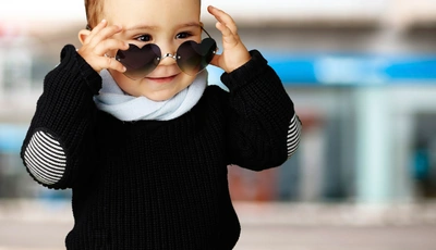 Image: Мальчишка, стиль, очки, улыбка, настроение, кофта