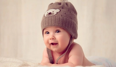 Image: Младенец, улыбка, радость, шапка