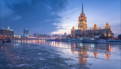 Картинка: Москва, Отель, Рэдиссон Ройал, Hotel, Radisson Royal, огни, подсветка, лёд, таяние