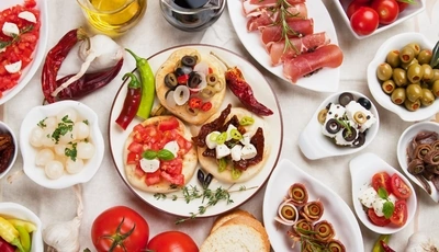 Image: Закуска, оливки, маслины, нарезка, перец, помидоры, масло, соус
