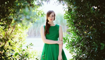 Image: Девушка, платье, деревья, ветки, листья, взгляд, макияж, зелёный