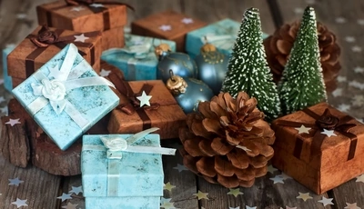 Картинка: Шишки, праздник, подарки, конфетти, ёлка, Новый год, новогодние игрушки