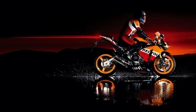 Image: Байкер, брызги, вода, закат, мотоцикл, байк, Honda, Repsol, свет