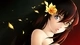 Картинка: Аниме девушка с цветком в волосах и разным цветом глаз