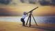 Картинка: Маленький мальчик смотрит в телескоп на небо