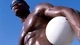 Картинка: Темнокожий парень в солнцезащитных очках с мячом