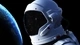 Картинка: Астронавт в открытом космосе далеко от дома