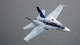 Картинка: Истребитель CF-18 Hornet летит над поверхностью воды