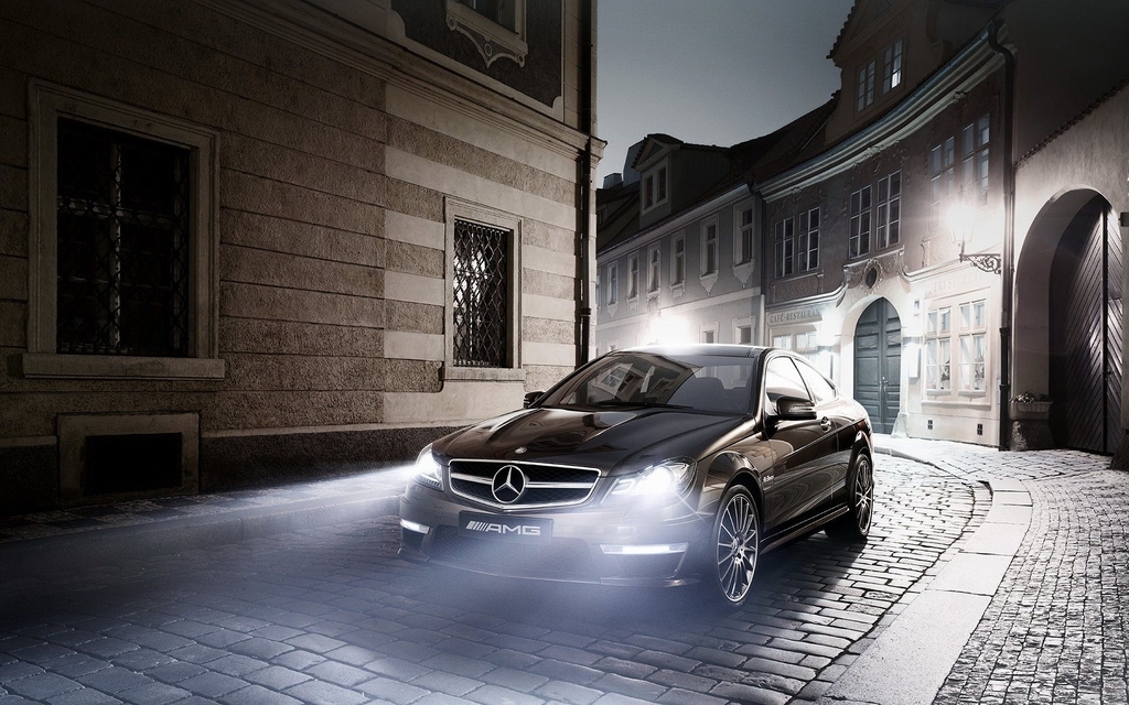 Image: Mercedes, headlights, burn, wheels, car, street, home, building, evening, night