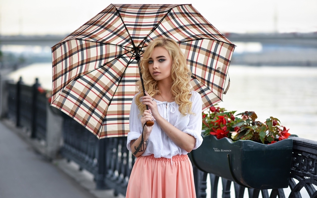 Картинка: Девушка, блондинка, зонтик, цветы, мост, перила, Maks Romanov
