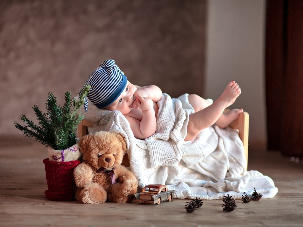 Image: Kid, child, toy, teddy bear, car, bumps