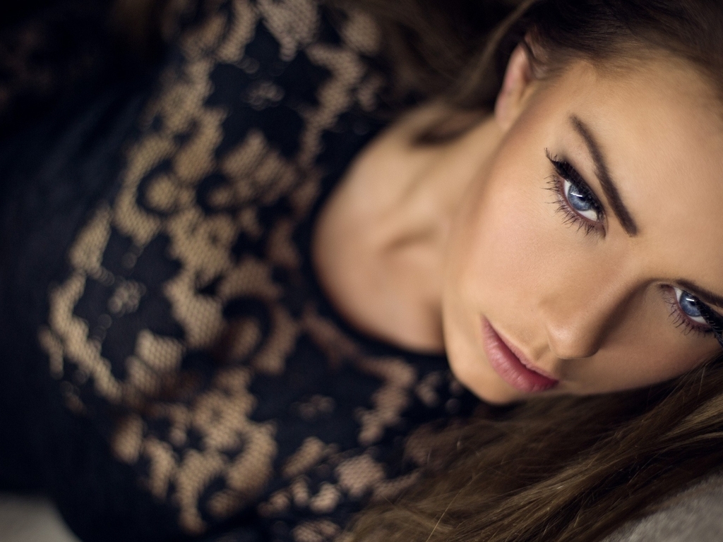 Image: Katrine Thyge Jensen, brunette, blue, beautiful eyes, eyelashes, eyebrows, lips
