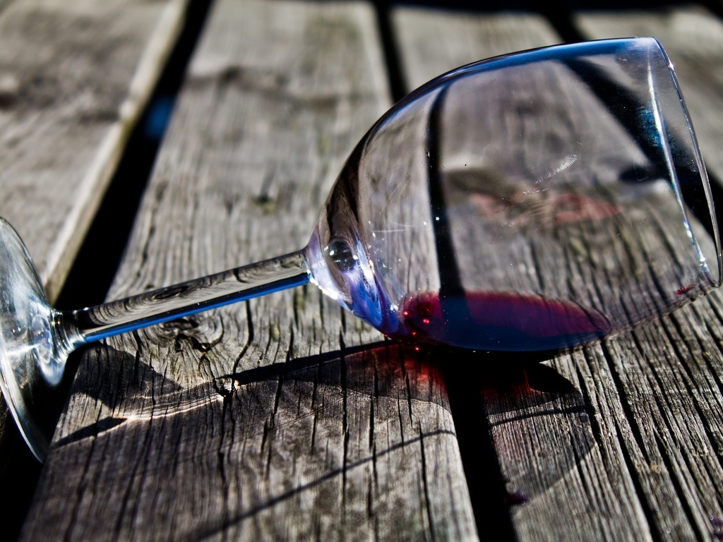 Image: Wineglass, wine, drink, glass, red, board, texture, torn, slit, gap, light, sun