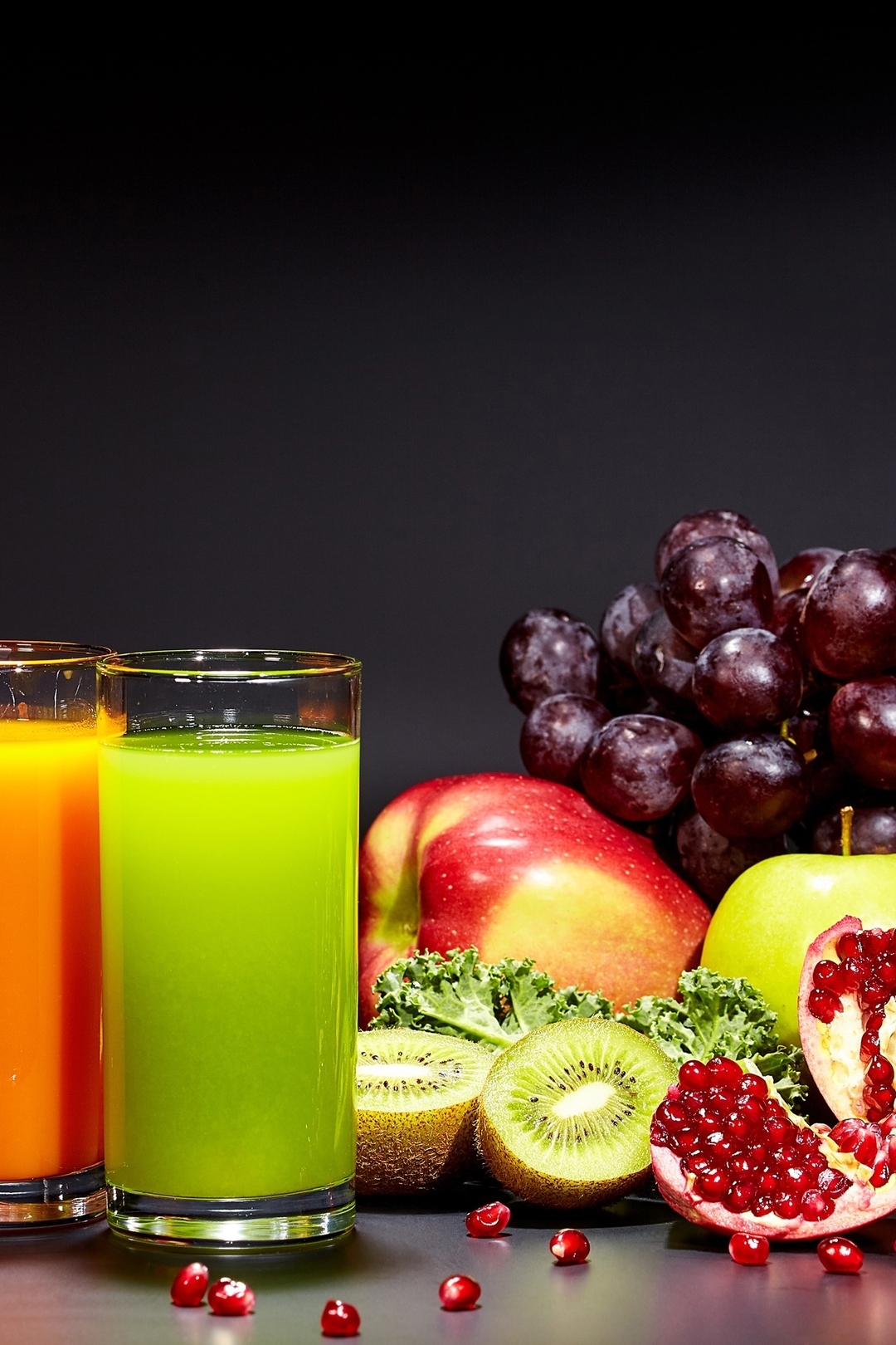 Картинка: Сок, напиток, фрукты, гранат, яблоки, киви, виноград, мята