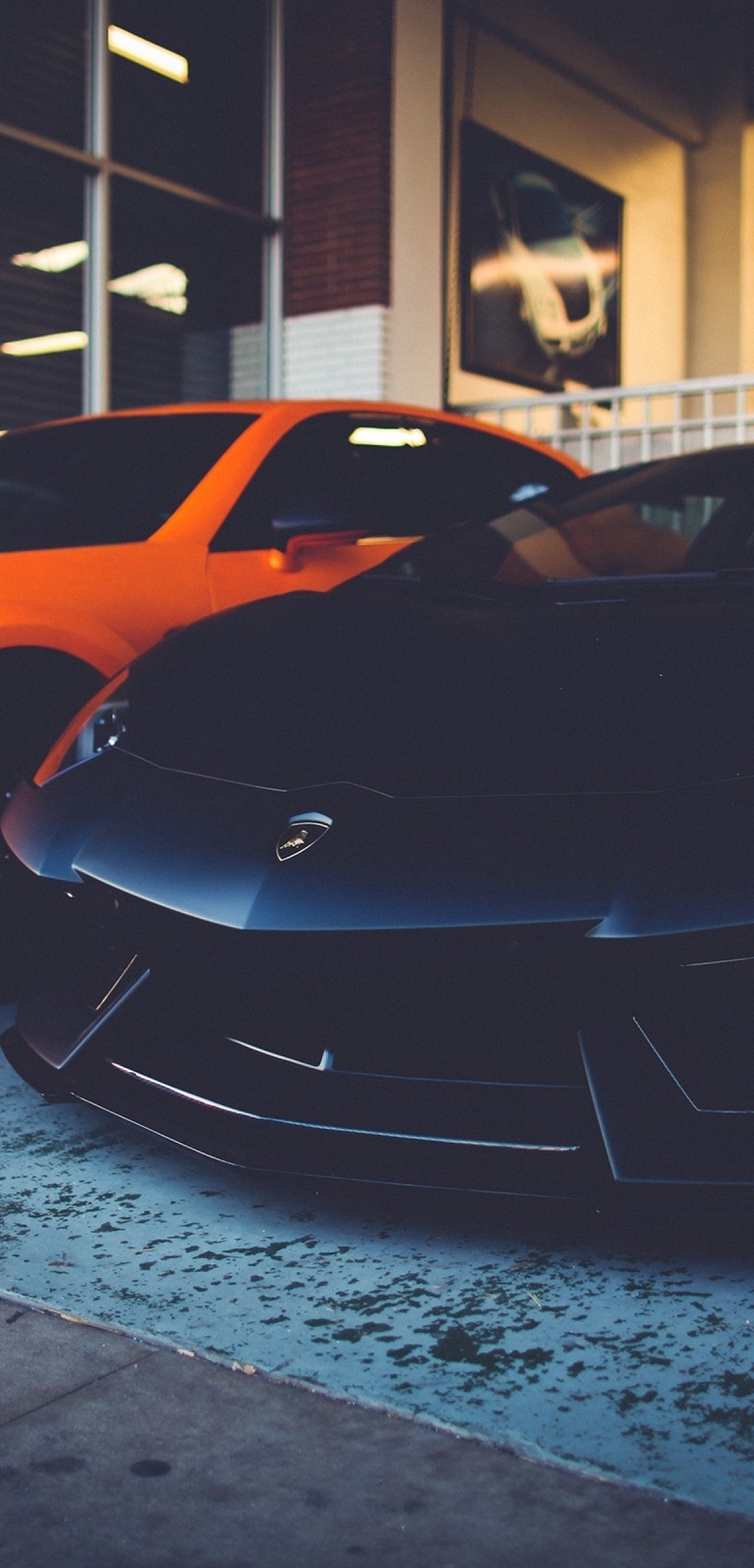 Картинка: Суперкары, спорткары, Lamborghini, Aventador, Porsche, Panamera, оранжевый, чёрный, помещение