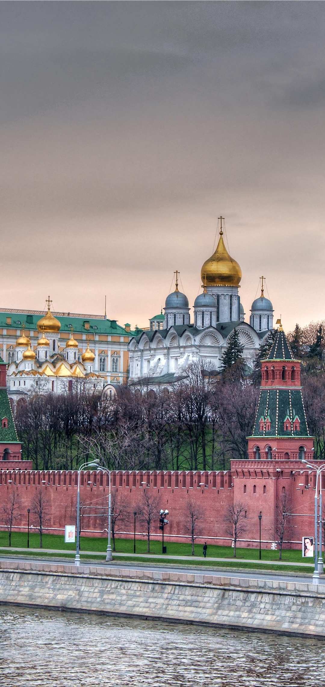 Картинка: Россия, Москва, Кремль, флаг, стена, река, вода, набережная