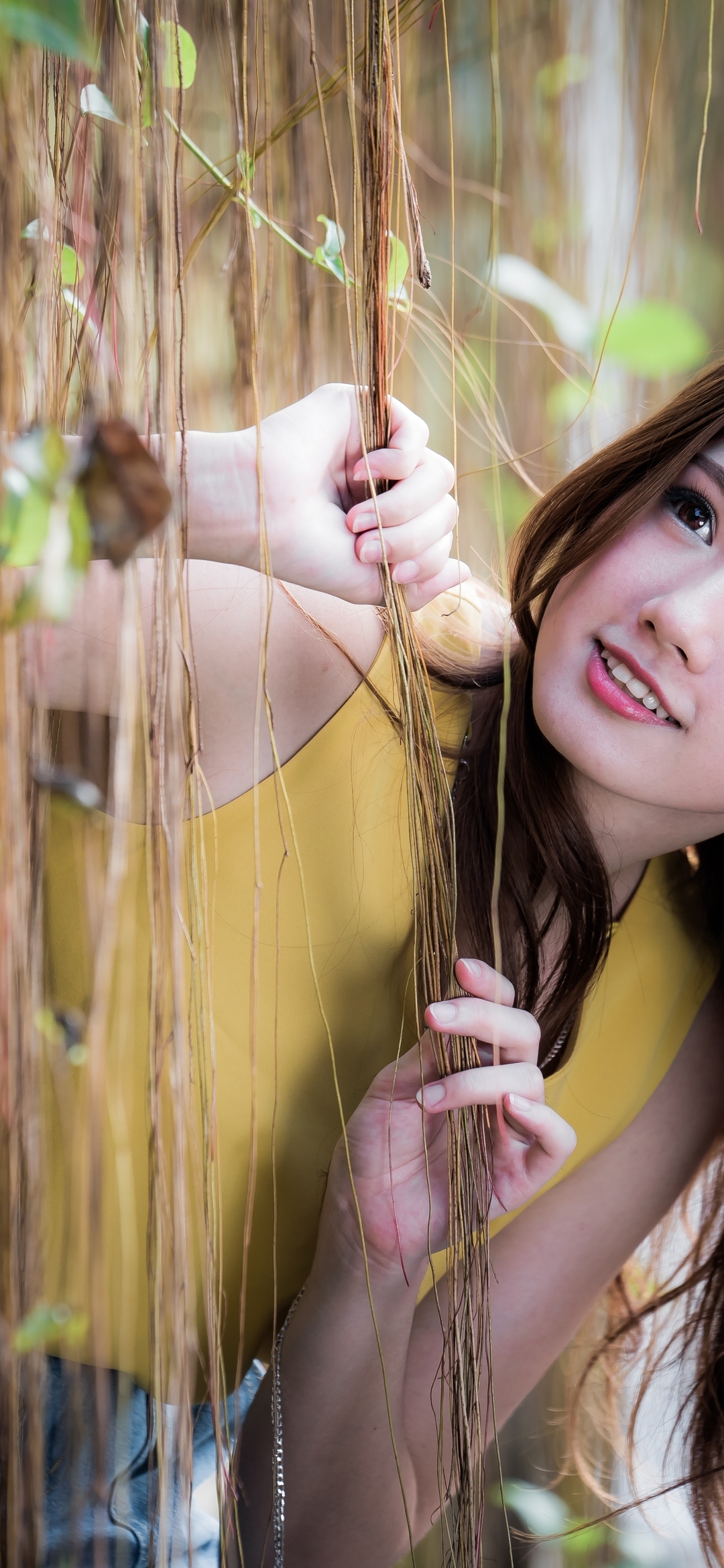 Image: Asian, girl, smiles, hair, look, thread