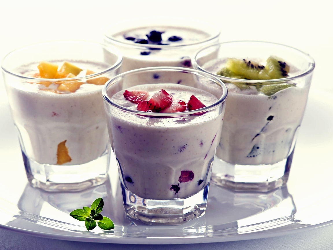 Image: Drinks, cocktail, plate, glasses, fruit, berries, milk