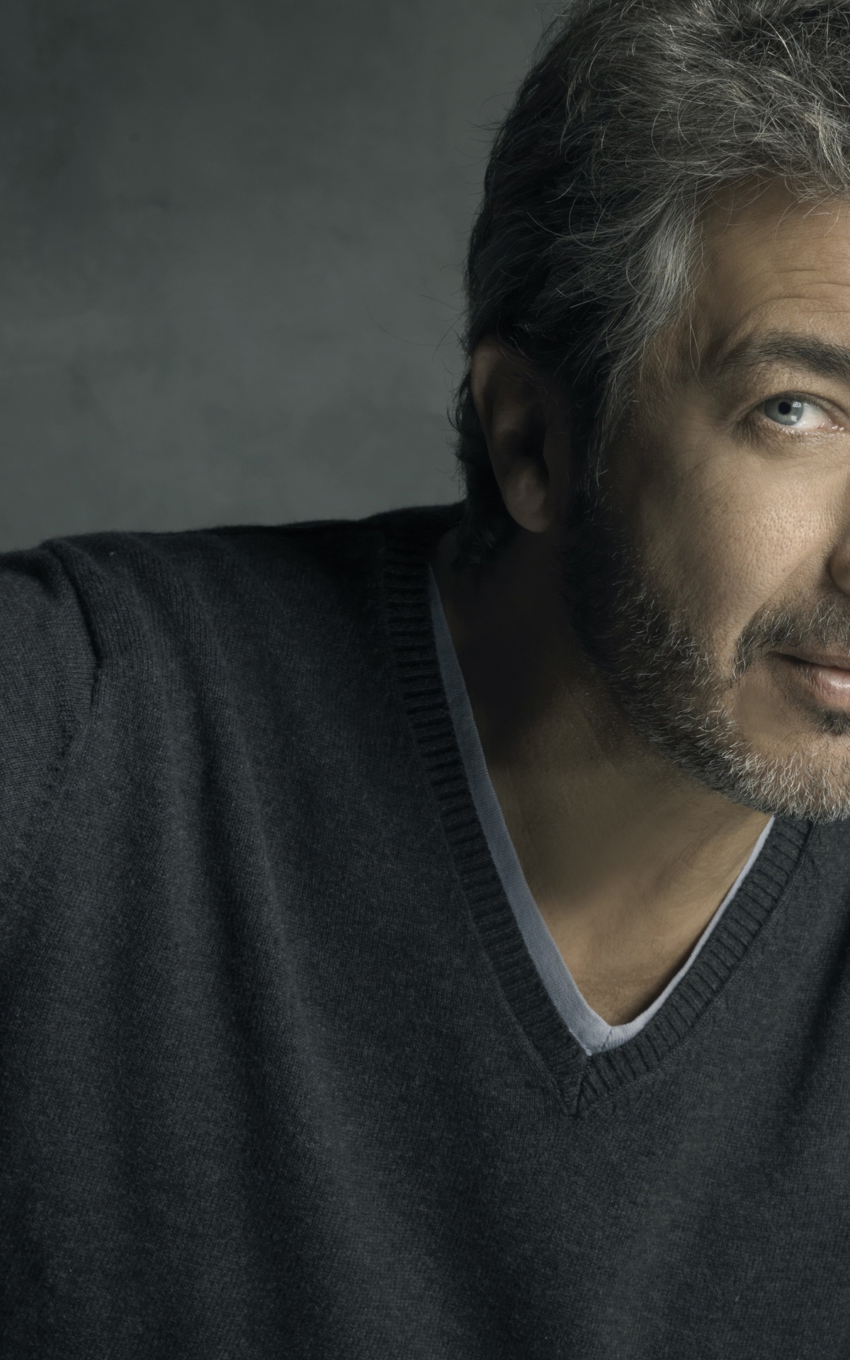 Image: Ricardo Darin, Argentina, actor, male, gray